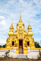 Fototapeta na wymiar golden pagoda in chiangmai Thailand