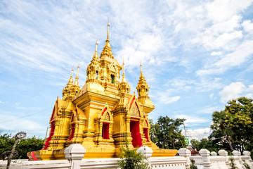 Fototapeta premium golden pagoda in chiangmai Thailand