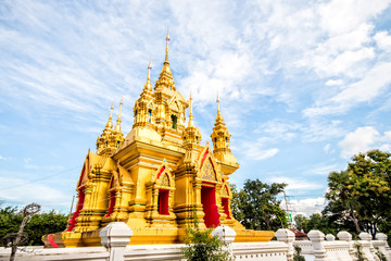 Fototapeta na wymiar golden pagoda in chiangmai Thailand