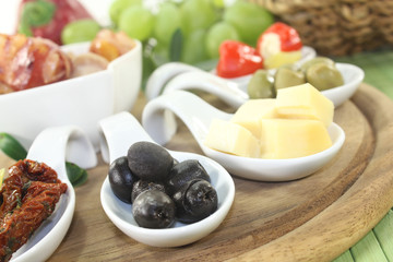 gefüllte Tapas mit Schinkenspeck