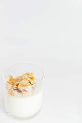 コーンフレークとヨーグルトのおやつ