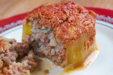 zucchini stuffed with beef and rice