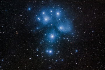 M45 - The Pleiades, the seven sisters © xamad