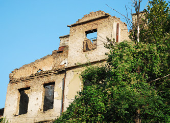 Fototapeta na wymiar Derelict Building in Sarajevo