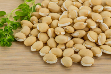 Raw soya bean