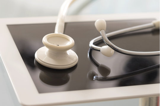 Symbole de ma m&eacute;decine moderne, Tablette digitale et st&eacute;thoscope