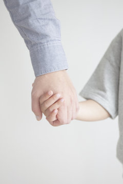 つないだ親子の手元