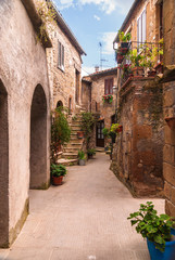 Fototapeta na wymiar Nooks and crannies in the Tuscan town, Italy