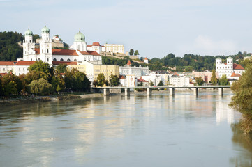 Fototapeta na wymiar Dreiflüssestadt und Weltkulturerbe Passau