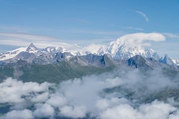 Fototapeta na wymiar Sommet des Alpes