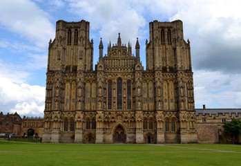 Obraz premium Facade from Wells cathedral and sky