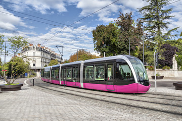 Modern tram in Dijon - obrazy, fototapety, plakaty