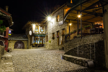 Fototapeta na wymiar Mostar and night