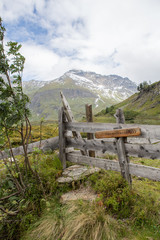 Fototapeta na wymiar Idyllic alpine landscape at austria