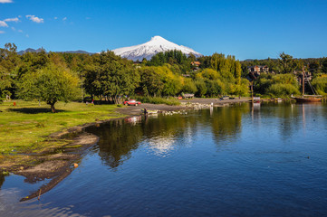 Fototapeta premium Villarrica Volcano, viewed from Pucon, Chile
