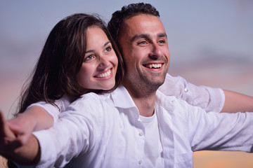 Obraz premium young couple on beach have fun