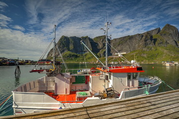 Norwegia , kuter rybacki, sakrisoy, krajobraz wiejski