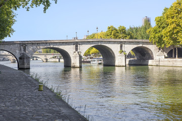 Fototapeta na wymiar Pont de Paris_10