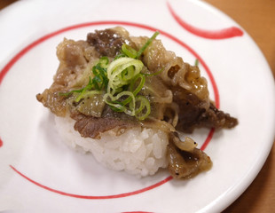 回転寿司 牛肉