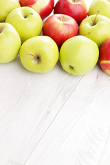green and red apples