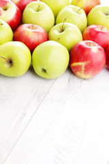 green and red apples
