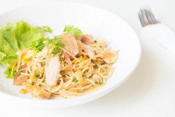 Stir fried Spaghetti with Chicken and egg. and egg.
