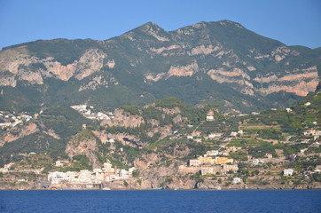 Fototapeta na wymiar Malowniczy widok na Atrani, wybrzeże amalfickie, Włochy