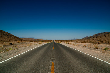 desert road highway in death valley national park