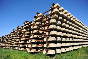 Material ferroviario obsoleto, raviesas de hormigón
