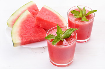 Watermelon cocktail and slices