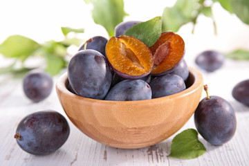 plum and leaf