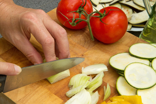 Slicing the onion
