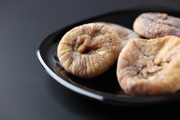 Dried figs