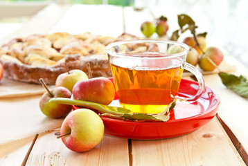 Fruechtetee mit Apfel