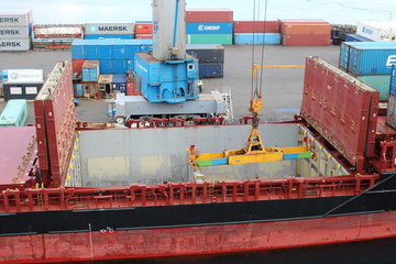 Container Verladung Färöer Inseln