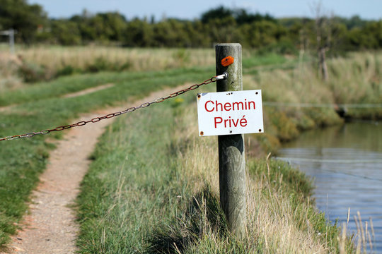 Panneau chemin priv&eacute;