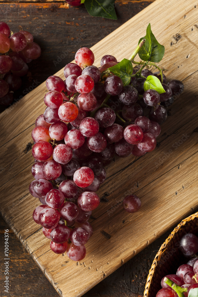 Poster organic raw red grapes