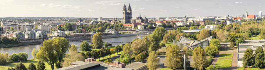 Fototapeta na wymiar Magdeburg Panorama 06940
