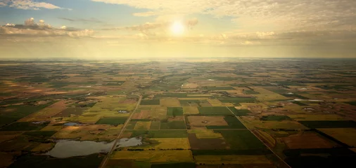 Stickers pour porte Photo aérienne Aerial Sun on the Horizon over Farmland