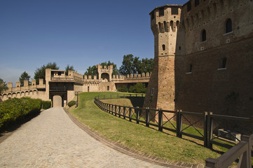 Fototapeta na wymiar view of some details of the castle of gradara