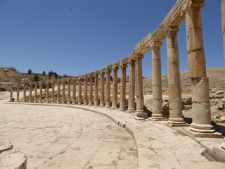 Fototapeta premium Foro Plaza Oval en Gerasa (Jerash), Jordania