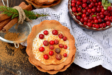 cranberries tart with white chocolate mousse