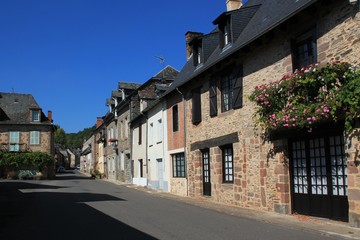 Fototapeta na wymiar Une rue du Saillant.(Corrèze)