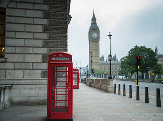 Fototapeta na wymiar phone booth in london