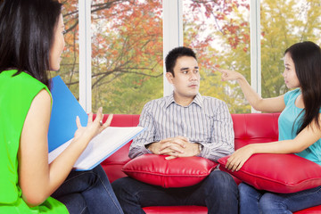 Young couple visit psychiatrist