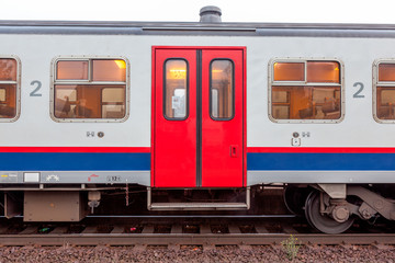 open doors from a train - obrazy, fototapety, plakaty