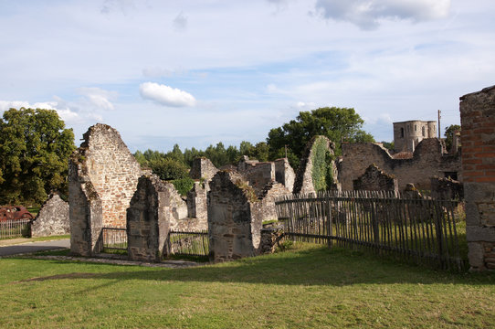 Ruine de maison du village martyr d'Oradour-sur-glane