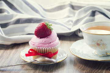 cupcake with strawberry
