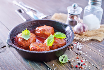 meat balls with sauce