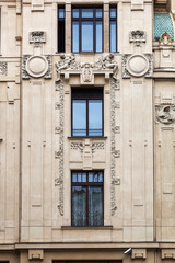 Fassade eines Jugendstilhauses in Prag